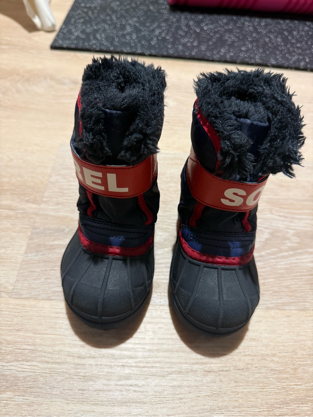 Sorel Kids Navy Blur and Red Snow Boots with Faux Fur Collar